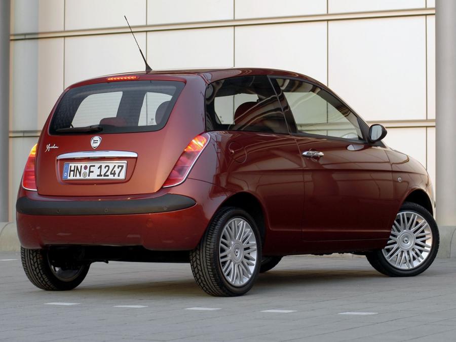  Lancia Ypsilon 2003 года  (фото 3 из 114)